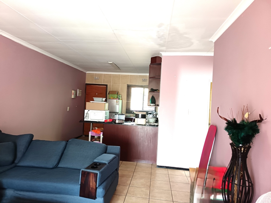 2 Bedroom Property for Sale in Sonneveld Gauteng