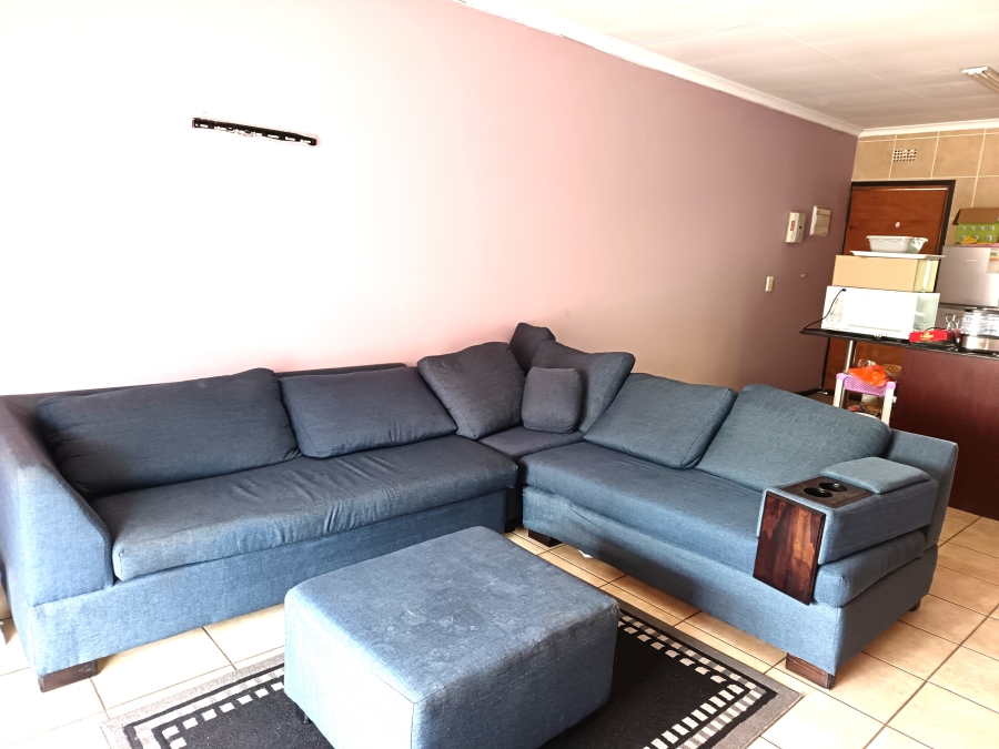 2 Bedroom Property for Sale in Sonneveld Gauteng