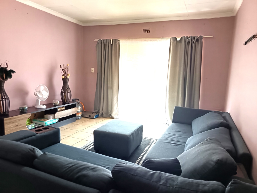 2 Bedroom Property for Sale in Sonneveld Gauteng