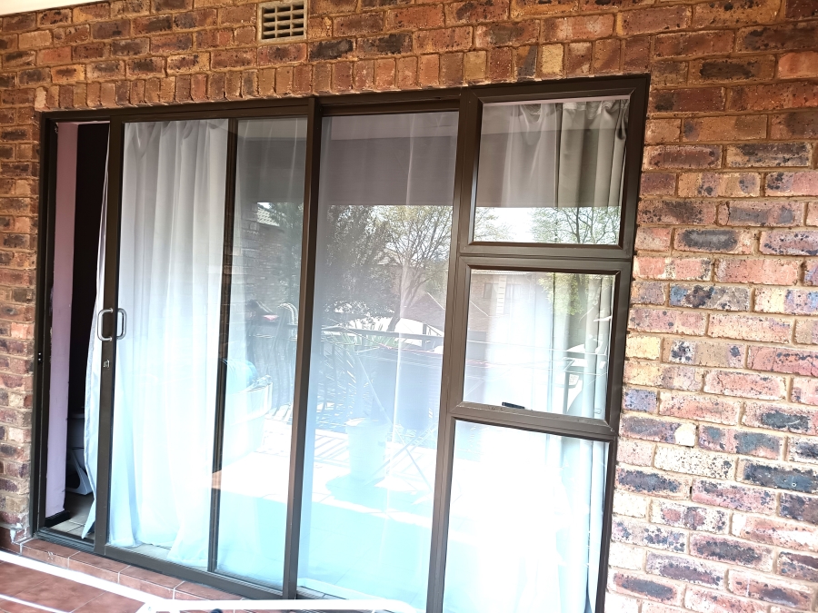 2 Bedroom Property for Sale in Sonneveld Gauteng