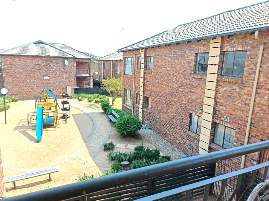 2 Bedroom Property for Sale in Sonneveld Gauteng