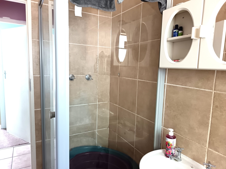 2 Bedroom Property for Sale in Sonneveld Gauteng