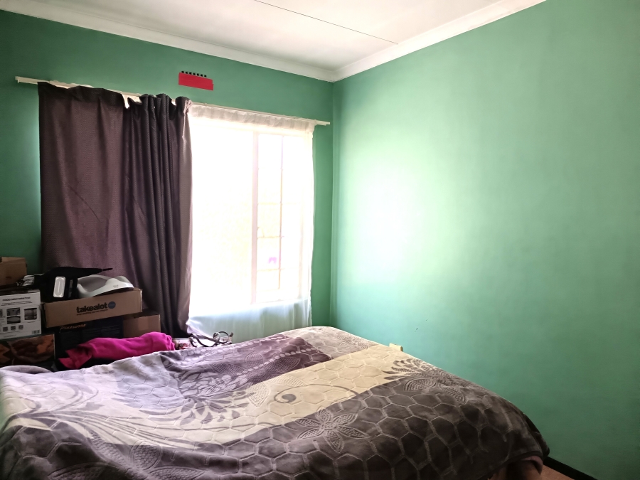 2 Bedroom Property for Sale in Sonneveld Gauteng
