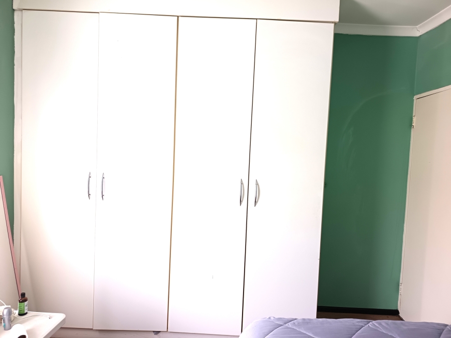 2 Bedroom Property for Sale in Sonneveld Gauteng