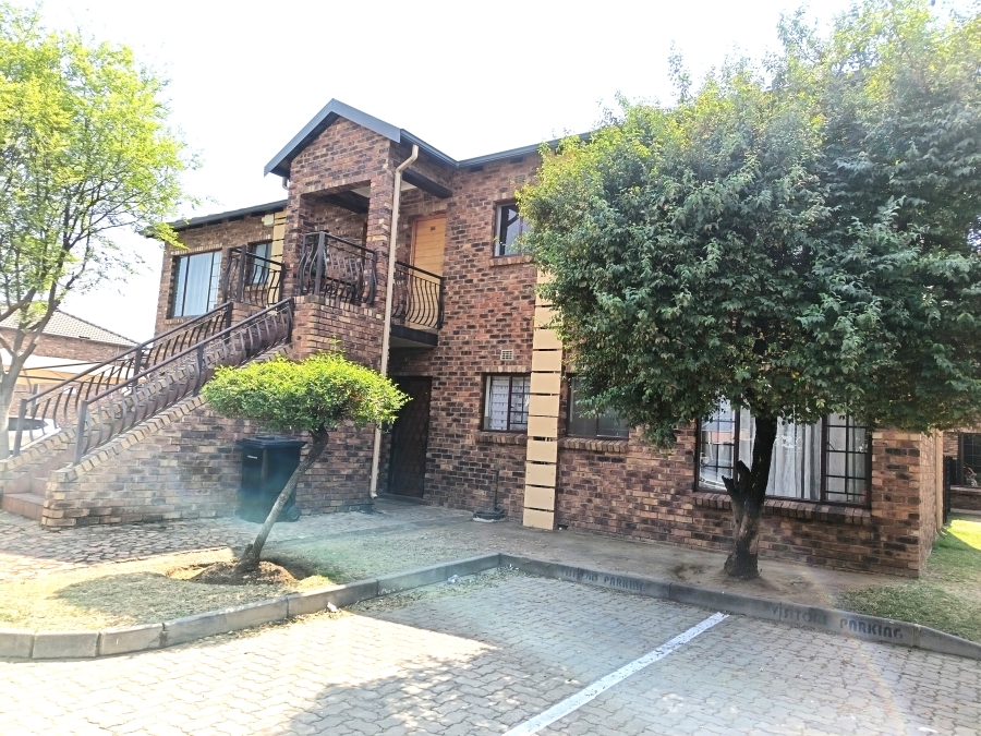 2 Bedroom Property for Sale in Sonneveld Gauteng