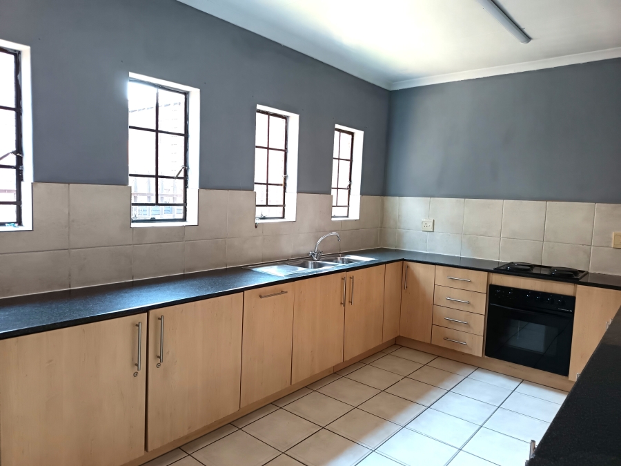 2 Bedroom Property for Sale in Sonneveld Gauteng