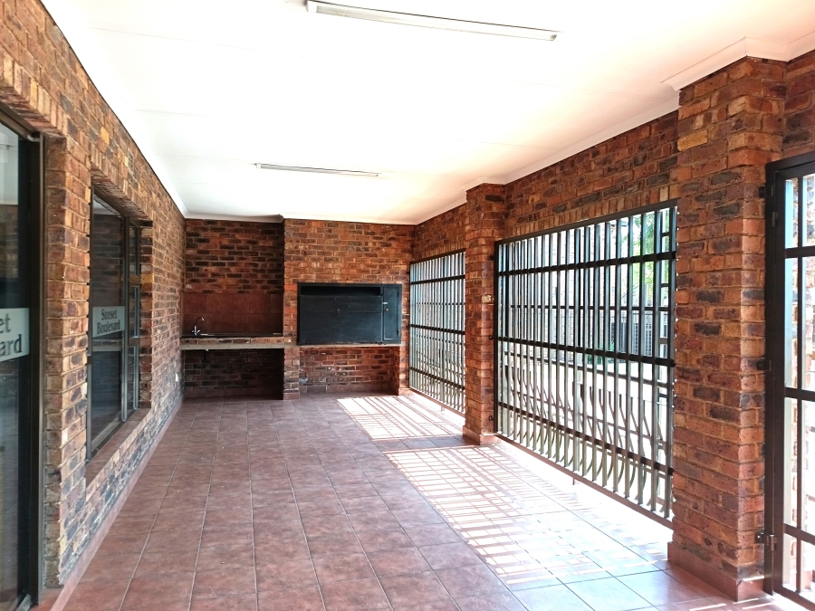 2 Bedroom Property for Sale in Sonneveld Gauteng