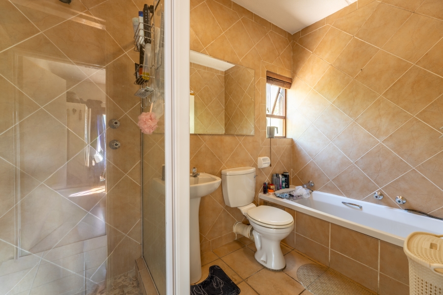 1 Bedroom Property for Sale in Sunninghill Gauteng