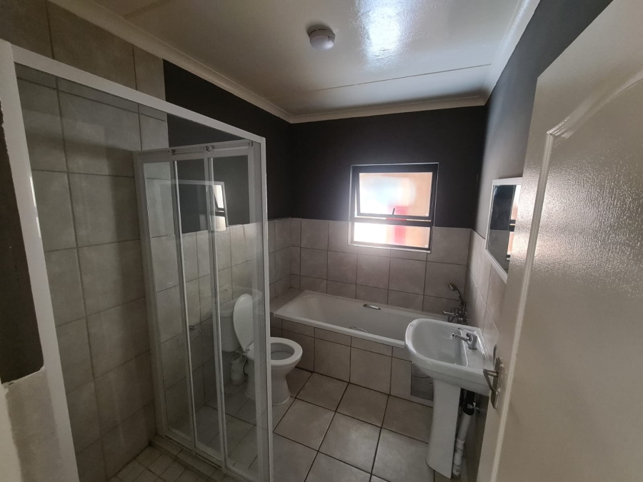 2 Bedroom Property for Sale in Rynfield Gauteng