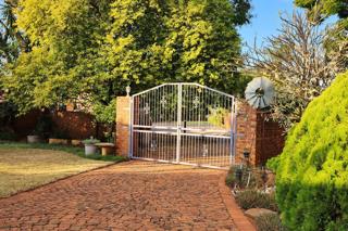 4 Bedroom Property for Sale in Karenpark Gauteng