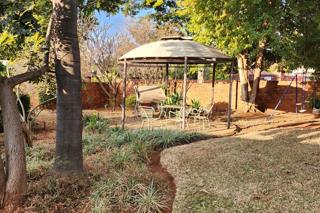 4 Bedroom Property for Sale in Karenpark Gauteng