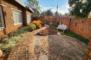 4 Bedroom Property for Sale in Karenpark Gauteng