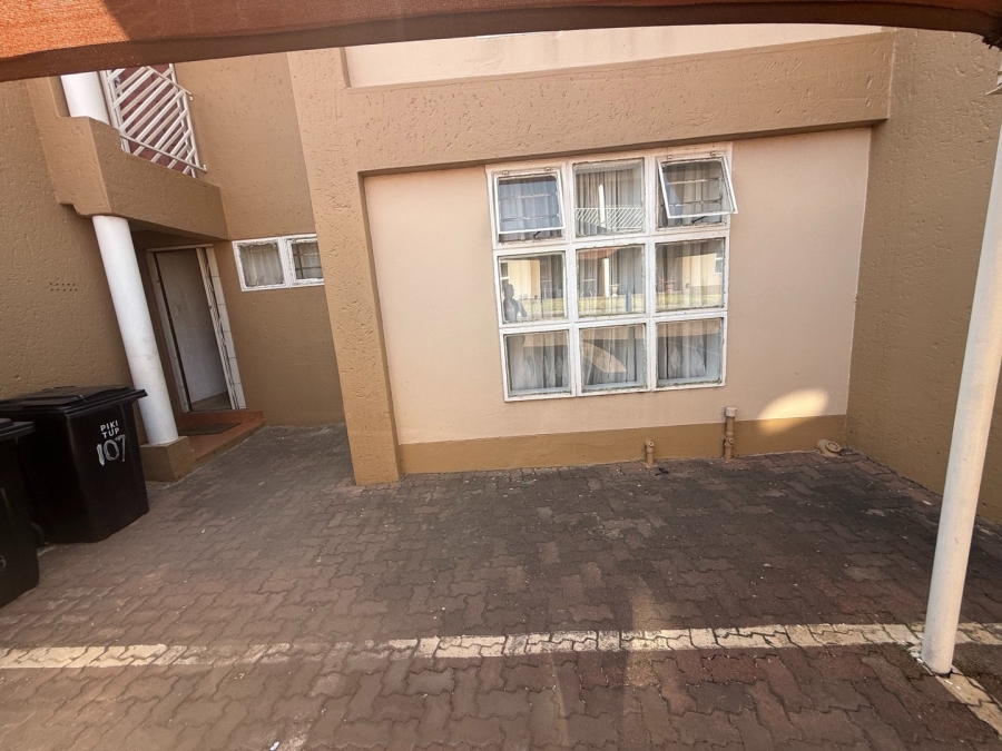 2 Bedroom Property for Sale in Mondeor Gauteng