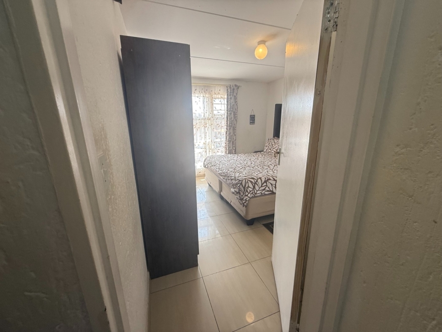 2 Bedroom Property for Sale in Mondeor Gauteng
