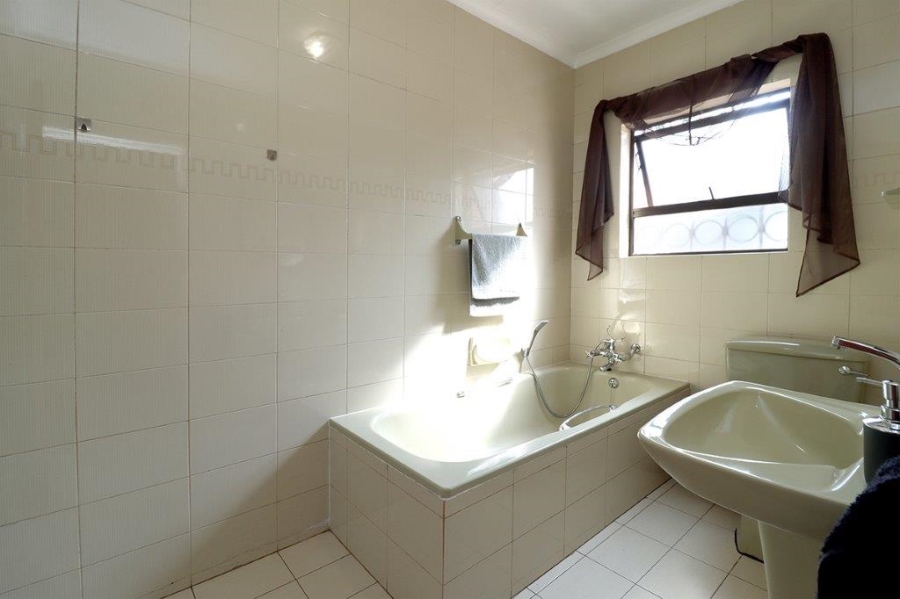 3 Bedroom Property for Sale in Dunvegan Gauteng