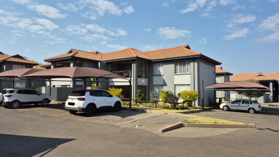 2 Bedroom Property for Sale in Fairlead Gauteng