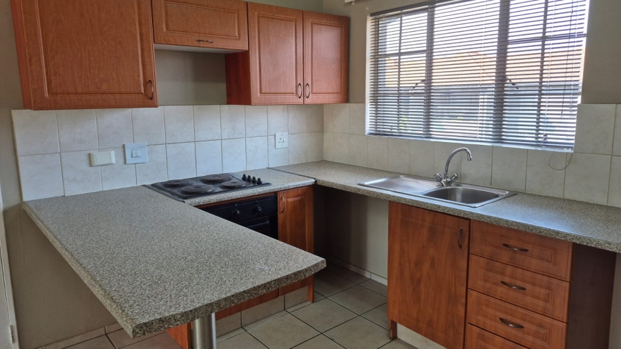 2 Bedroom Property for Sale in Fairlead Gauteng