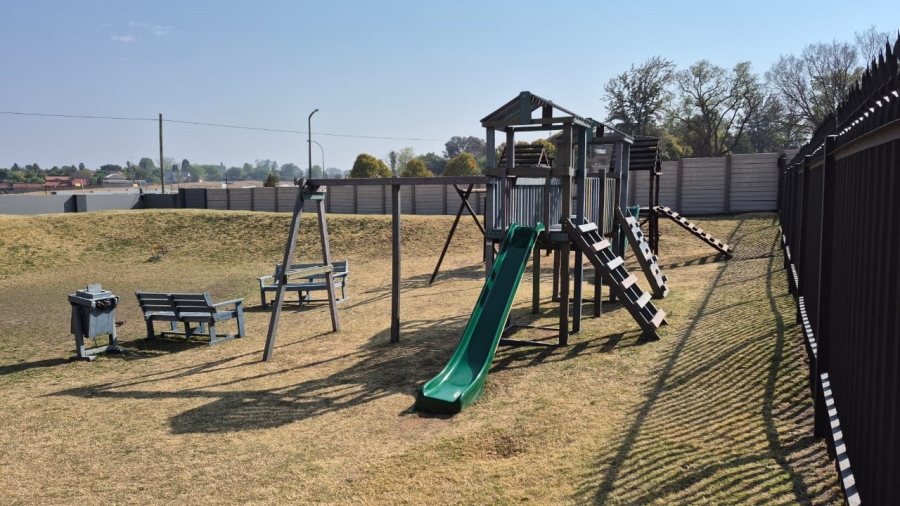 2 Bedroom Property for Sale in Fairlead Gauteng