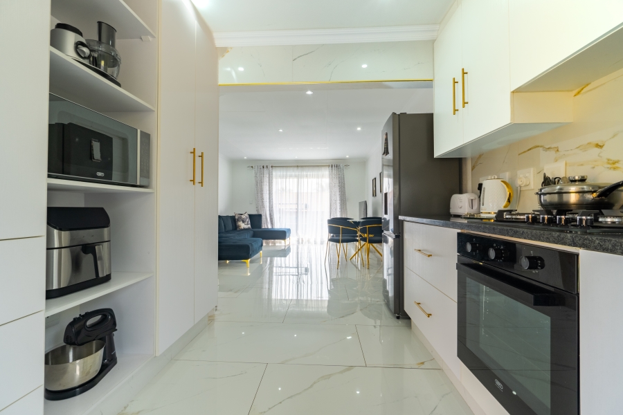1 Bedroom Property for Sale in Honeydew Ridge Gauteng
