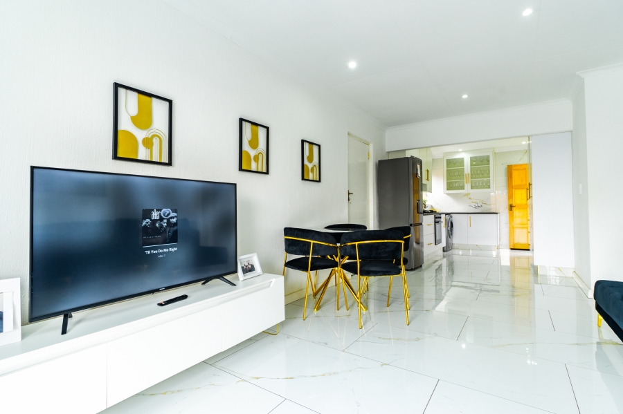 1 Bedroom Property for Sale in Honeydew Ridge Gauteng