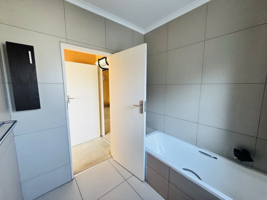 2 Bedroom Property for Sale in Carlswald Gauteng