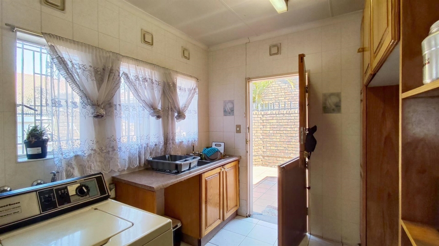 3 Bedroom Property for Sale in Birchleigh North Gauteng