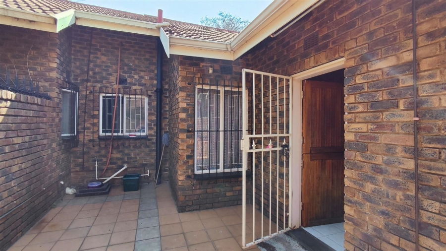 3 Bedroom Property for Sale in Birchleigh North Gauteng