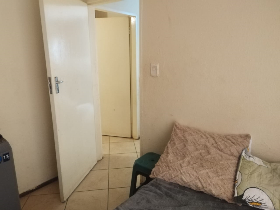 2 Bedroom Property for Sale in Clayville Gauteng