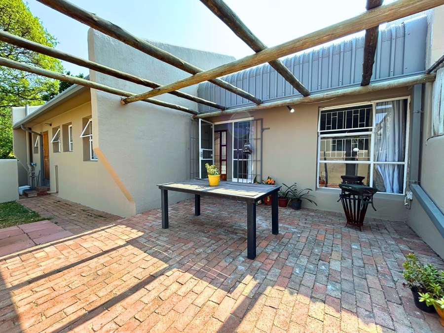 3 Bedroom Property for Sale in Die Hoewes Gauteng