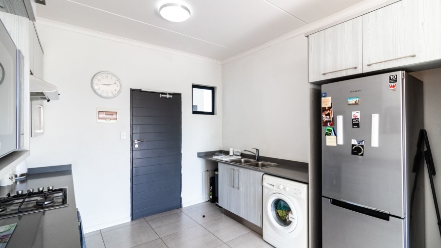 1 Bedroom Property for Sale in Erand Gardens Gauteng