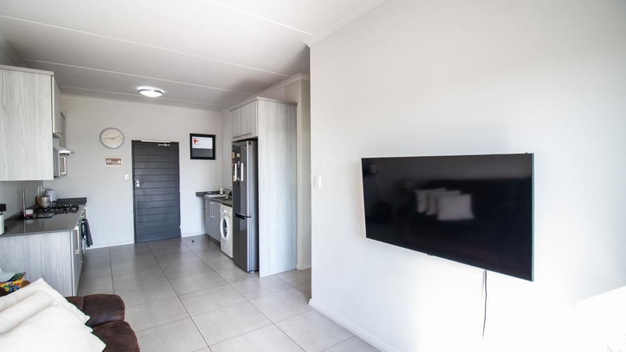1 Bedroom Property for Sale in Erand Gardens Gauteng