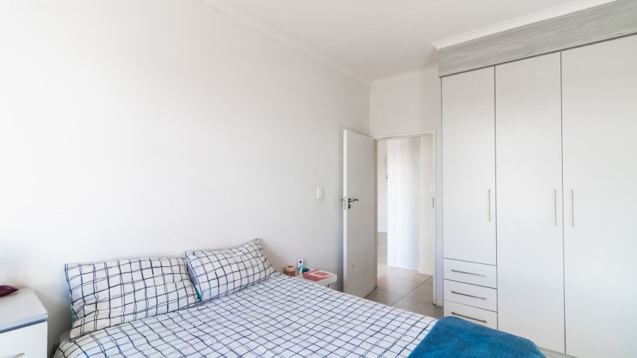 1 Bedroom Property for Sale in Erand Gardens Gauteng