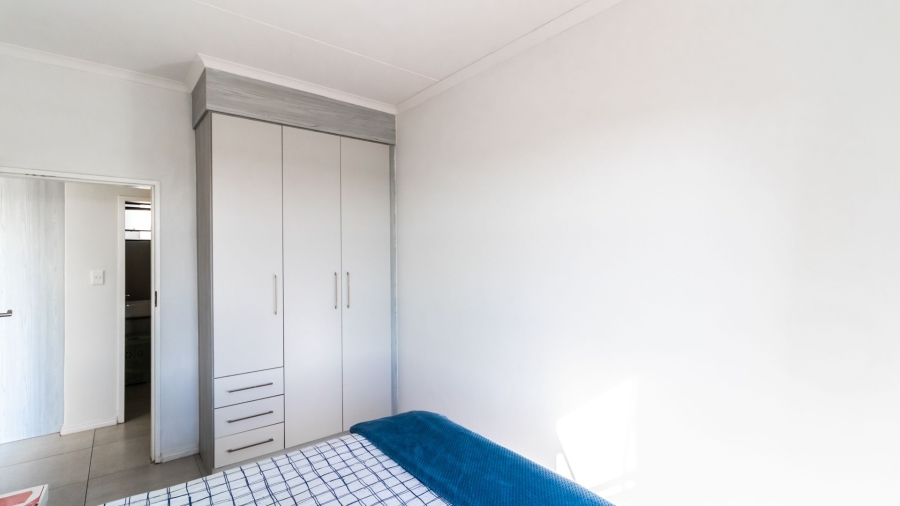 1 Bedroom Property for Sale in Erand Gardens Gauteng