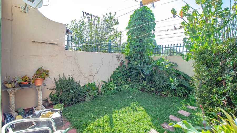 2 Bedroom Property for Sale in Rietfontein Gauteng