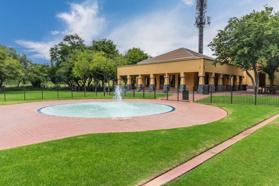 2 Bedroom Property for Sale in Eco Park Gauteng