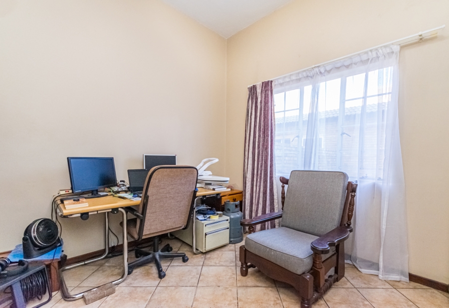 2 Bedroom Property for Sale in Eco Park Gauteng