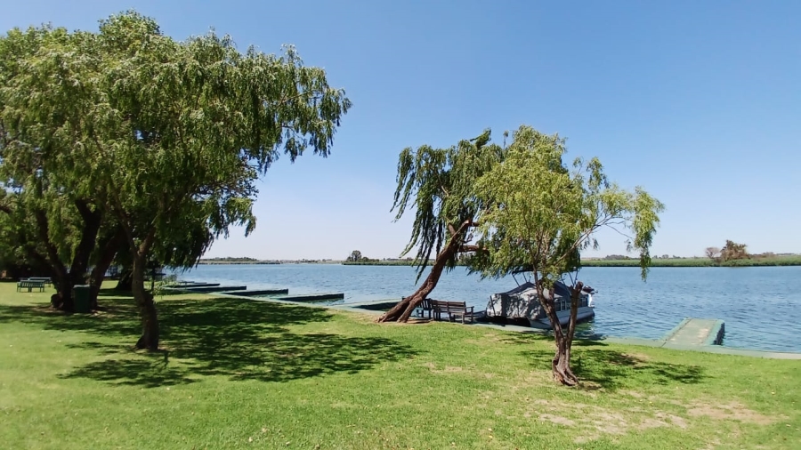 5 Bedroom Property for Sale in Vaalview Gauteng