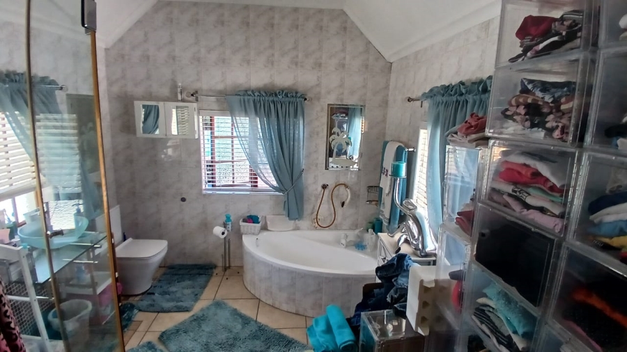 5 Bedroom Property for Sale in Vaalview Gauteng