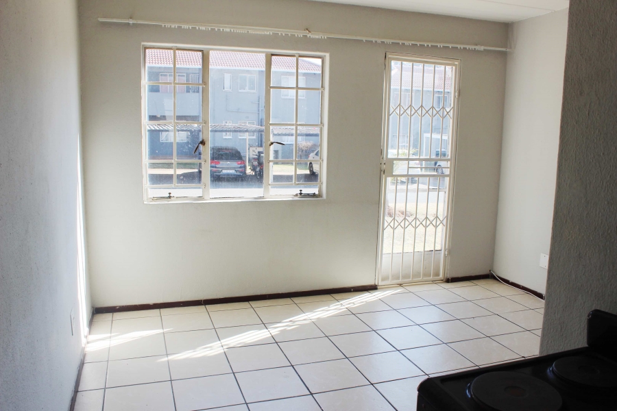 2 Bedroom Property for Sale in Glen Marais Gauteng