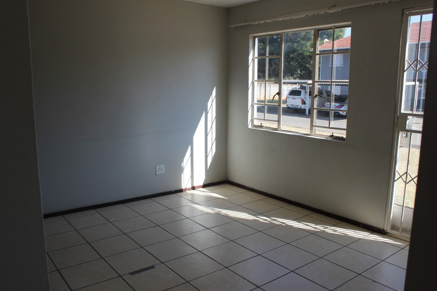 2 Bedroom Property for Sale in Glen Marais Gauteng