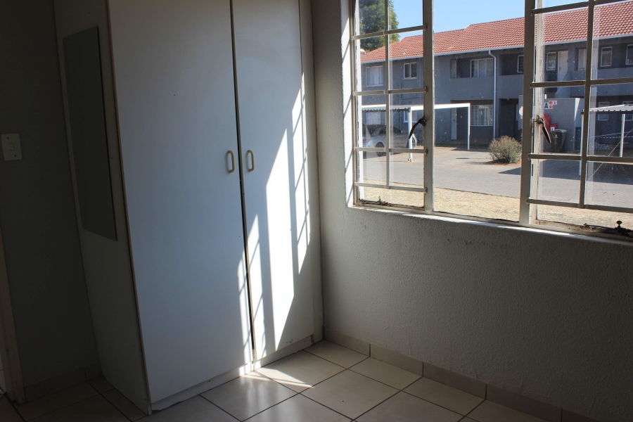 2 Bedroom Property for Sale in Glen Marais Gauteng