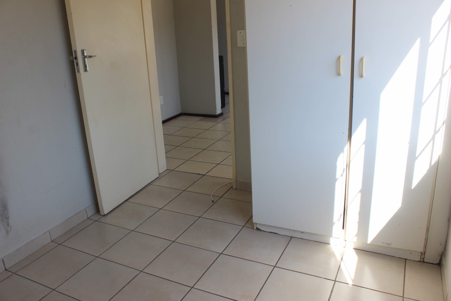 2 Bedroom Property for Sale in Glen Marais Gauteng
