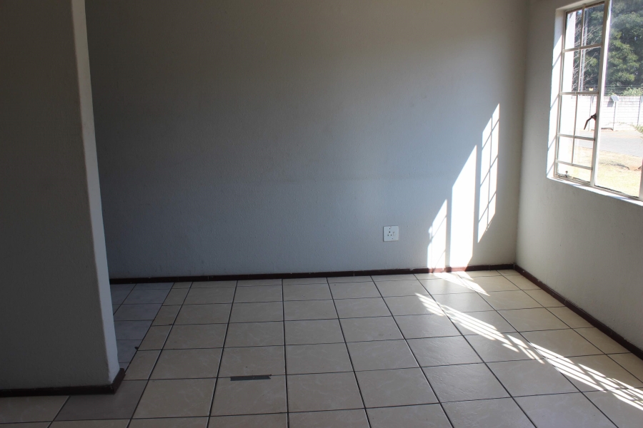 2 Bedroom Property for Sale in Glen Marais Gauteng
