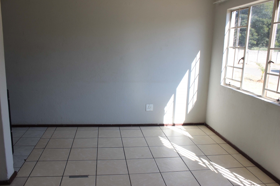 2 Bedroom Property for Sale in Glen Marais Gauteng