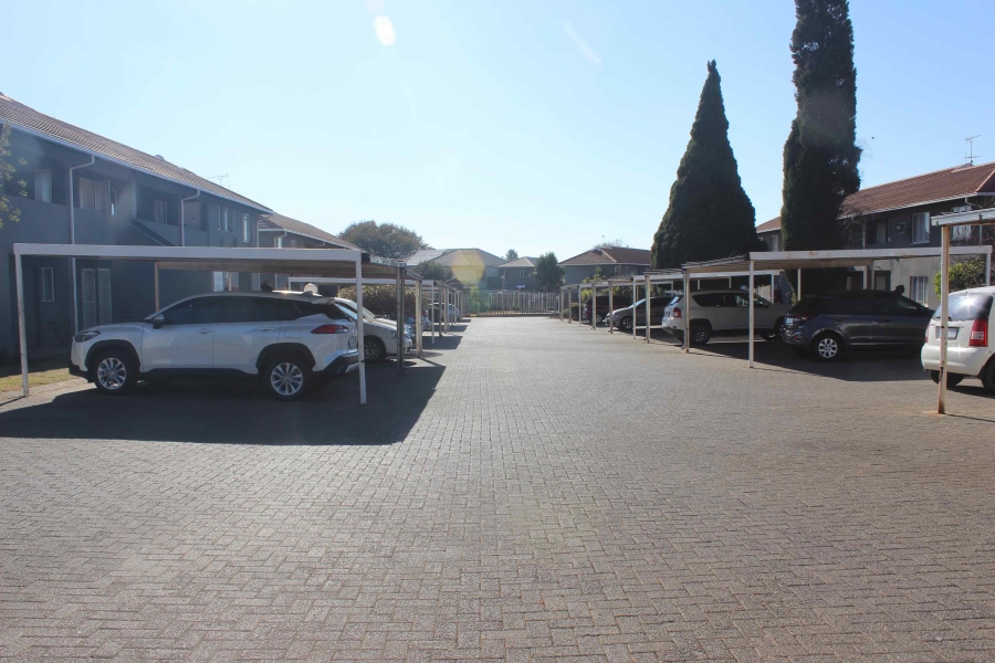 2 Bedroom Property for Sale in Glen Marais Gauteng