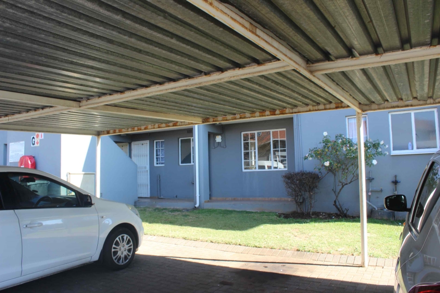 2 Bedroom Property for Sale in Glen Marais Gauteng