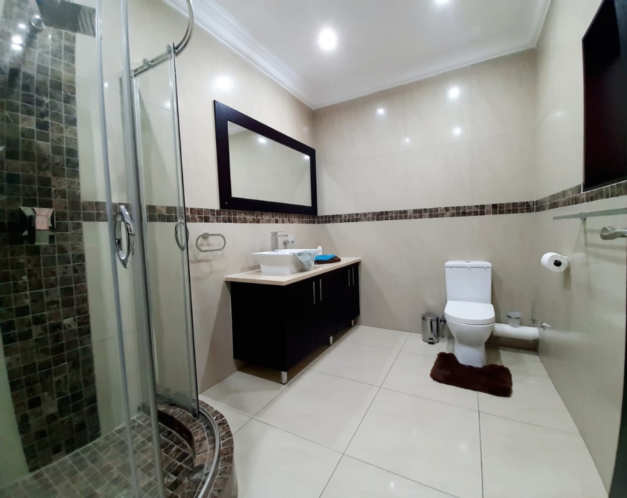 6 Bedroom Property for Sale in Lochvaal Gauteng