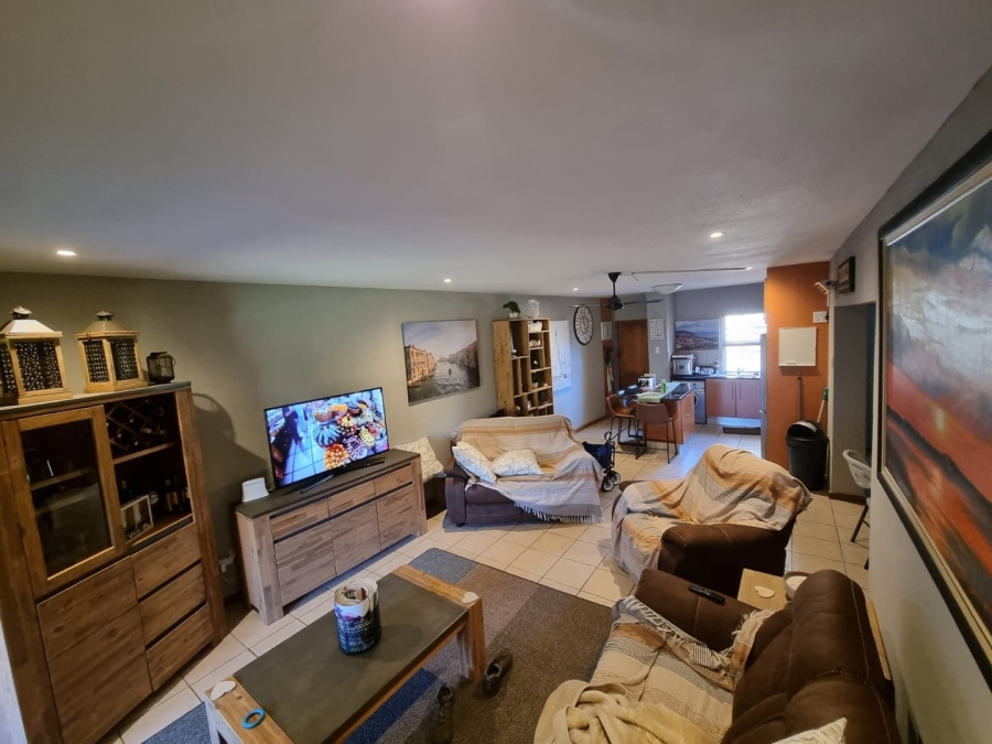 2 Bedroom Property for Sale in Vanderbijlpark SW 5 Gauteng