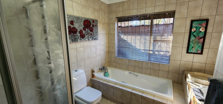 2 Bedroom Property for Sale in Vanderbijlpark SW 5 Gauteng