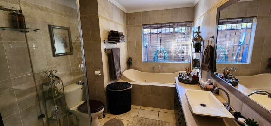 2 Bedroom Property for Sale in Vanderbijlpark SW 5 Gauteng